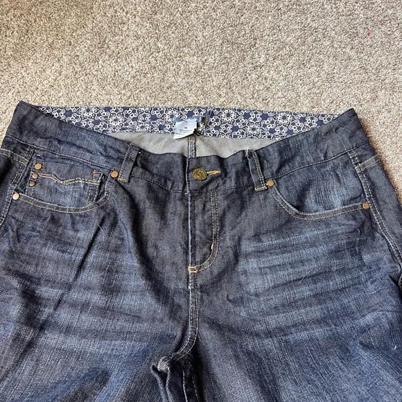 Jessi L mid rise, relaxed fit boot, cut jeans with stretch size 18 long - Picture 3 of 6